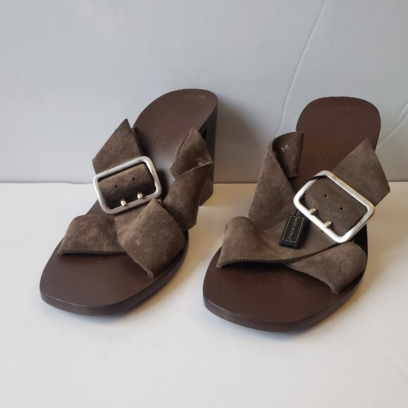 Boemos mules featuring comfortable footbeds and natural materials. Size 38 - Picture 2 of 16